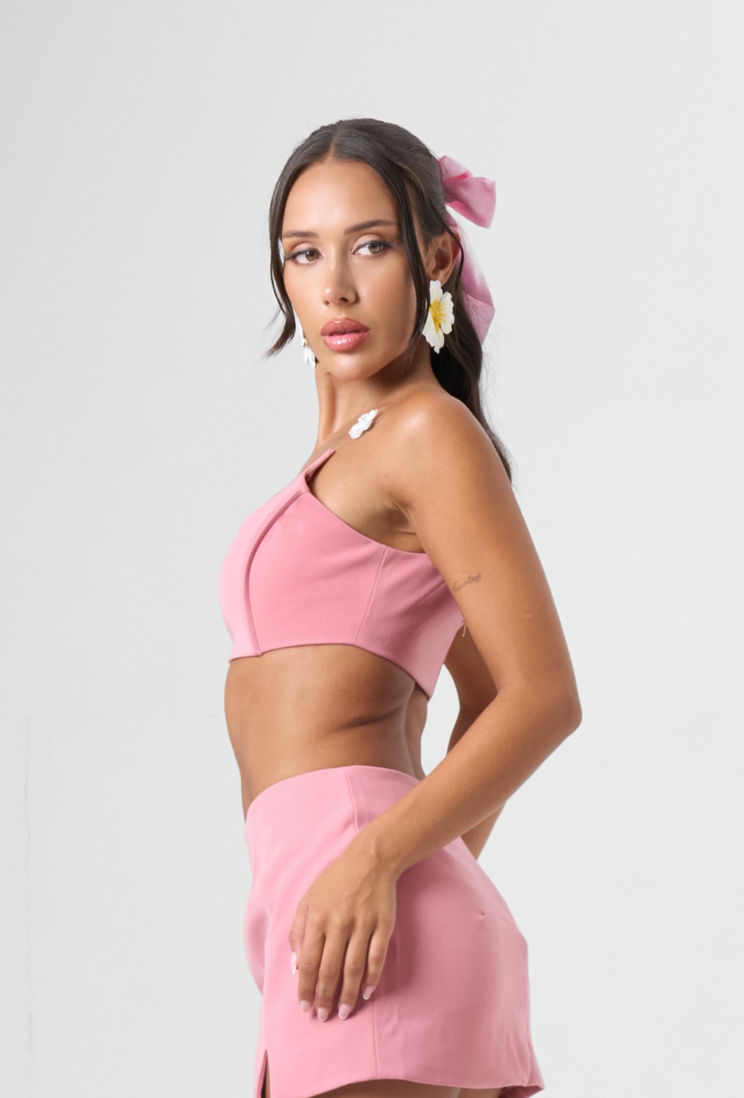 Invisible Straps Cropped Top in Pink